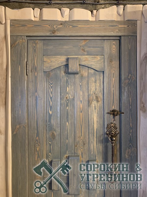 10 дверь из лиственницы